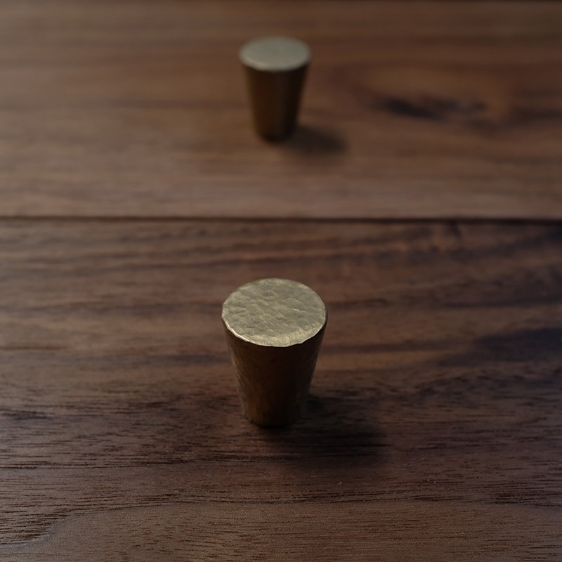 순수 구리 싱글 홀 손잡이, 망치질 처리된 황동 서랍  - Furniture Grade Hardware 리뷰 및 가격