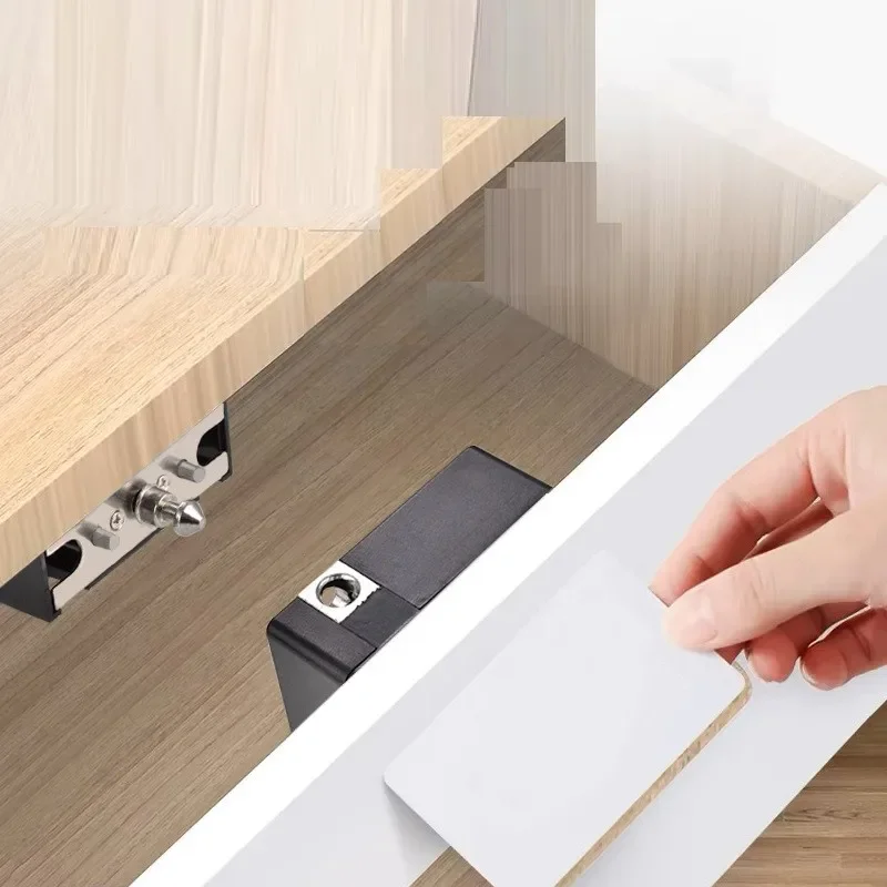 Tuya 스마트 캐비닛 도어 잠금 장치 열쇠가없는 보이 - Furniture Hardware Locks 리뷰 및 가격